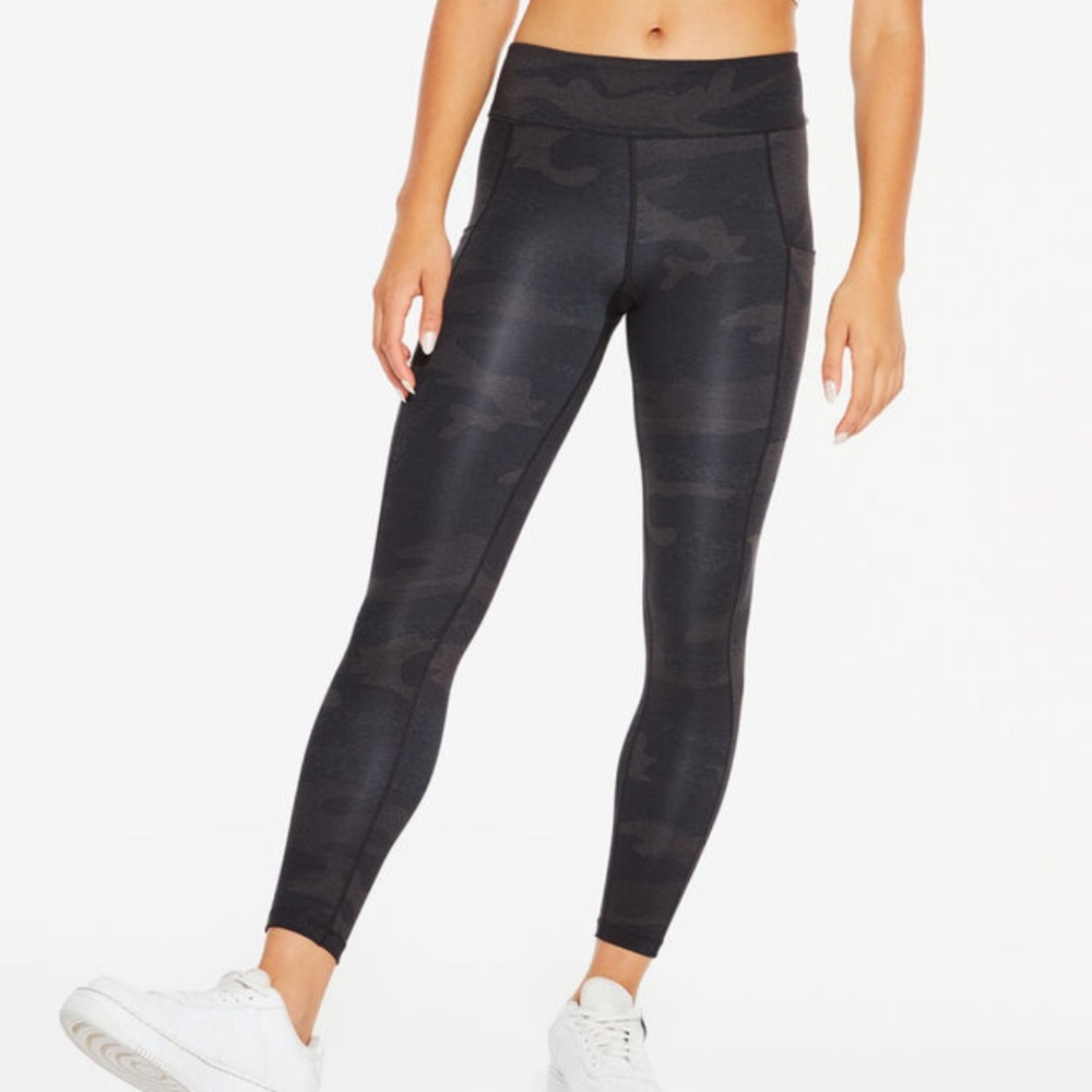 Aeropostale XS camo leggings